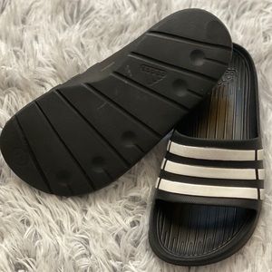 ADIDAS DURAMO SLIDES SZ 1Y